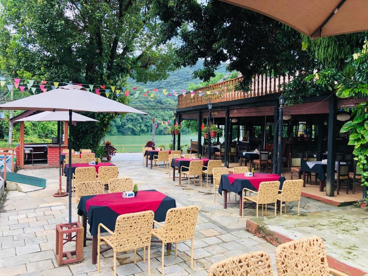 Lake View Resort Pokhara Exterior foto