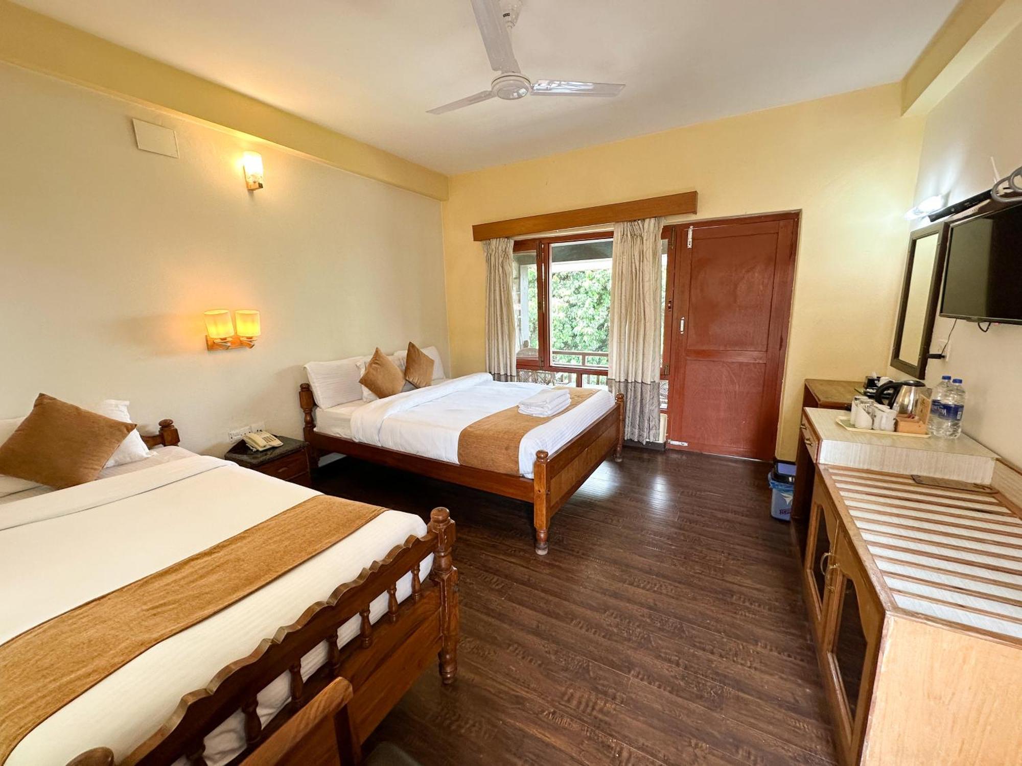 Lake View Resort Pokhara Exterior foto