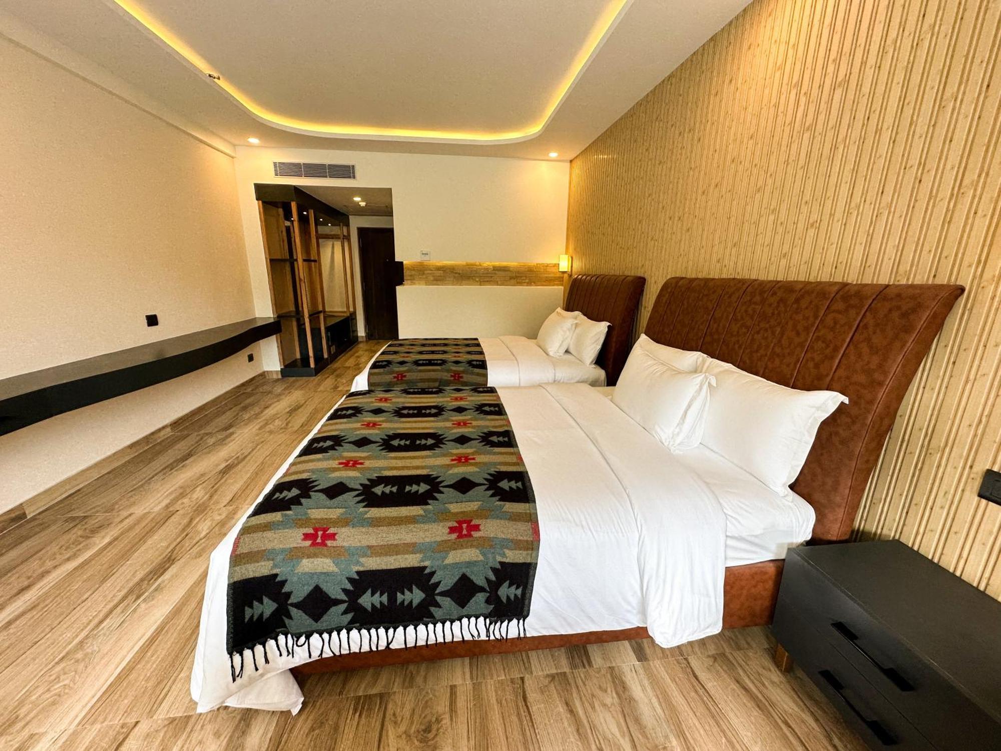 Lake View Resort Pokhara Exterior foto