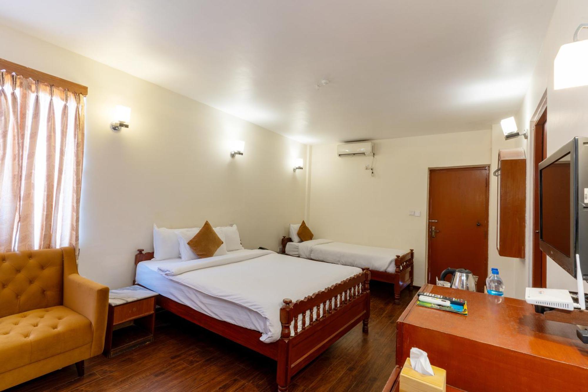 Lake View Resort Pokhara Exterior foto