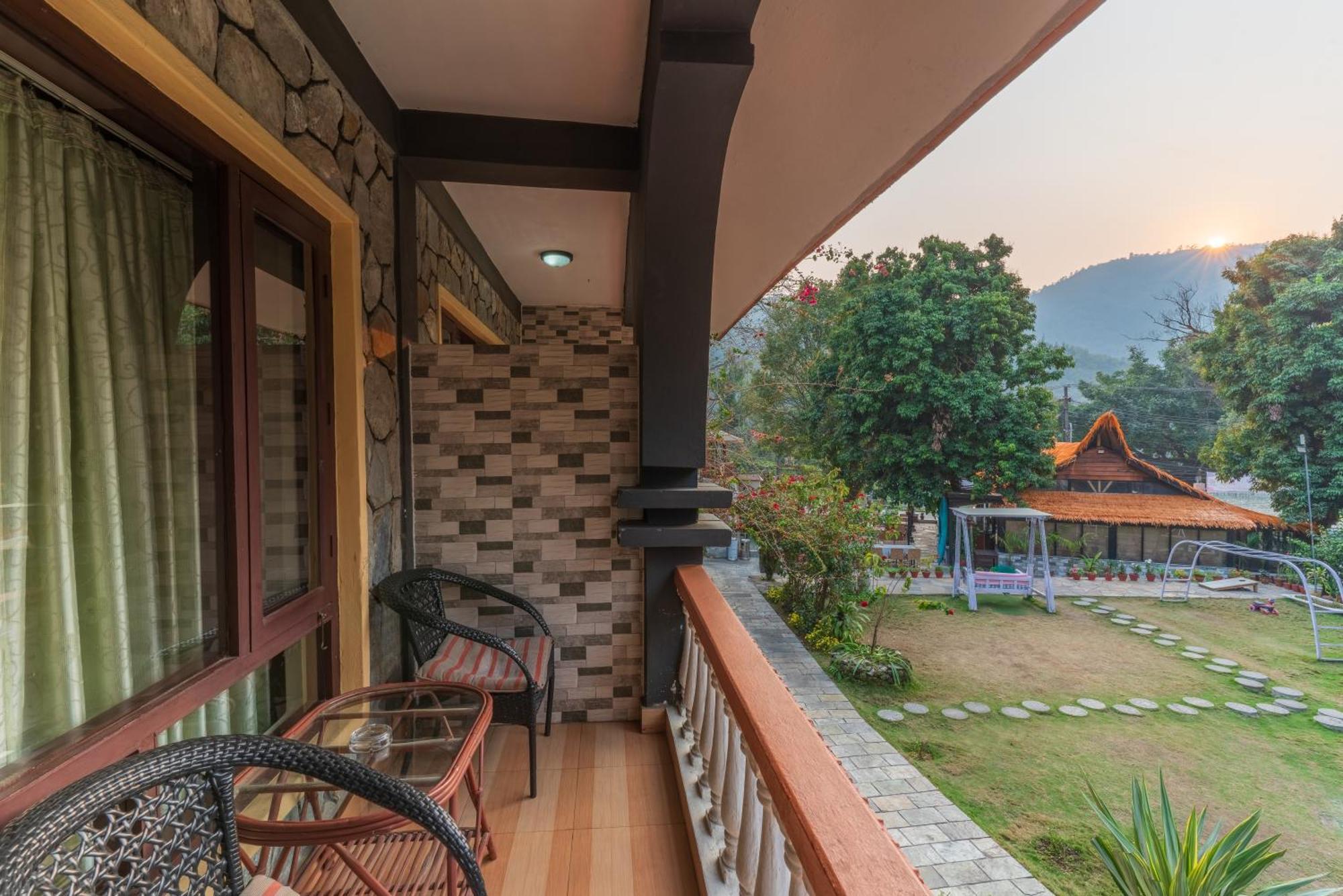 Lake View Resort Pokhara Exterior foto